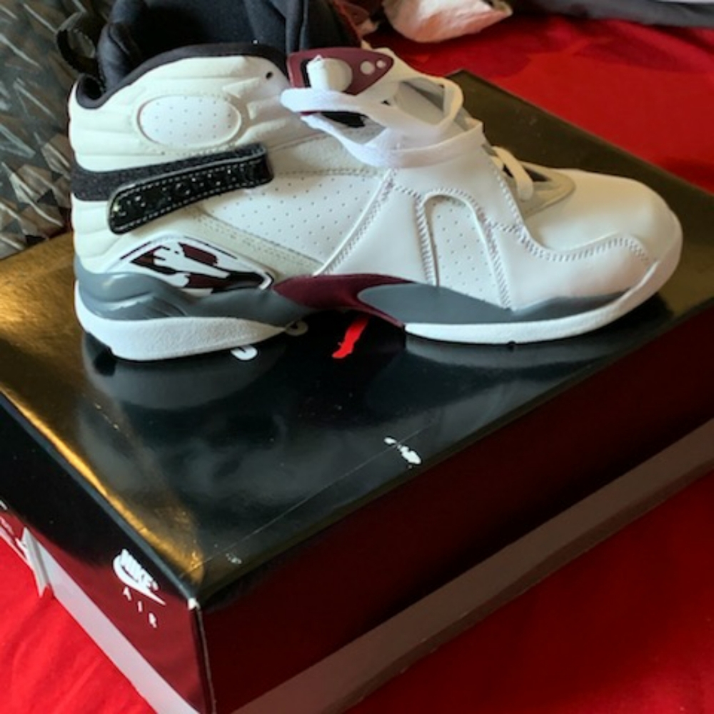 Coach purse,Guess purse,Womans Air Jordans 8 Retro - Picture 12 of 16